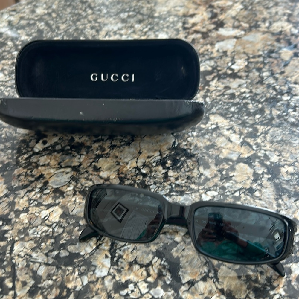 Gucci black sunglasses
